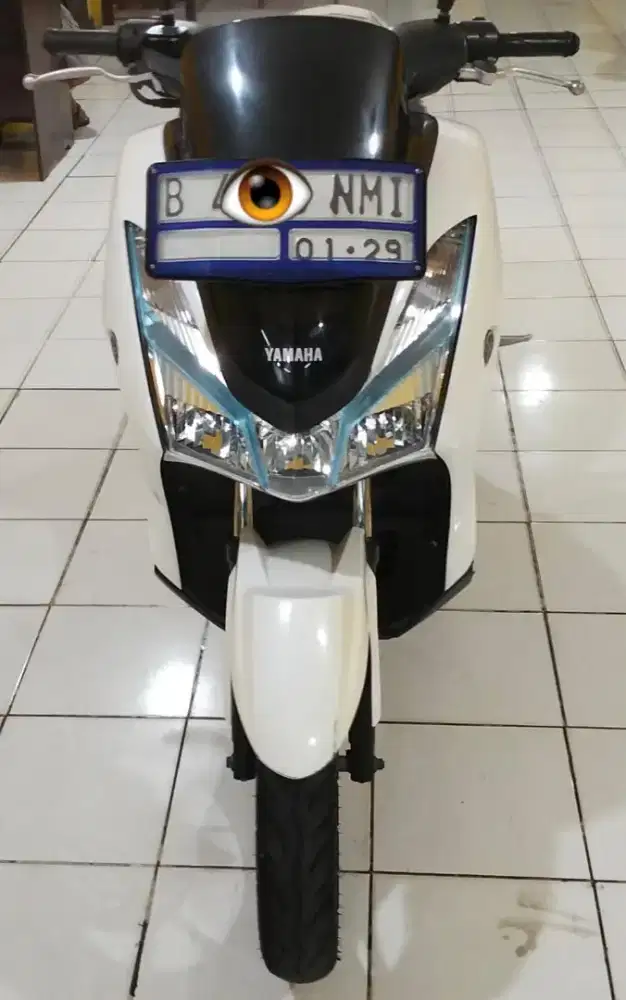Lexi 125 tahun 2019 warna putih