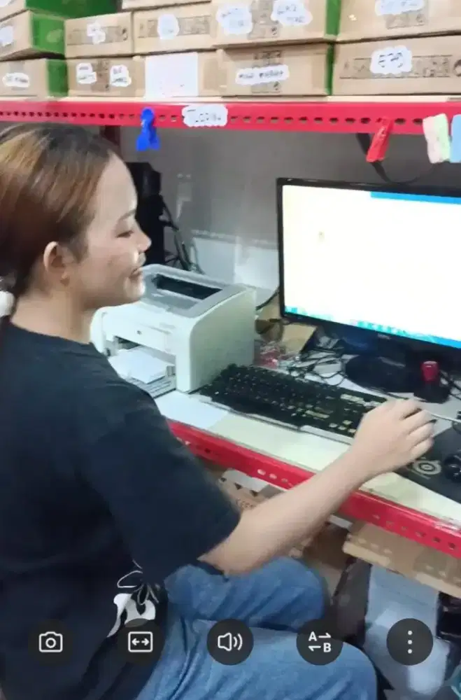 Kerja Sambil KULiAH staff Admin Komputer Toko Online Shop ada MESS