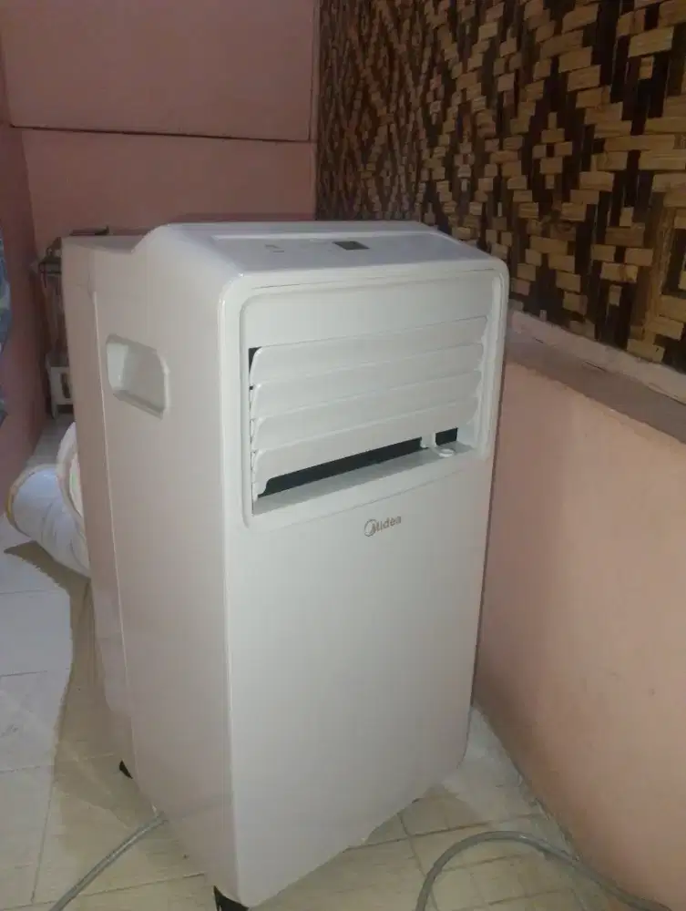 AC portable merk midea