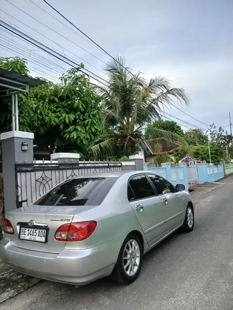 Toyota Altis VVTi M/T 2004
