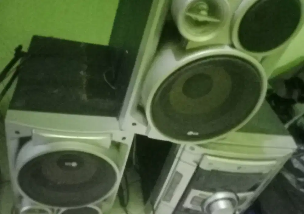 Minicompo..merek lg..bisa buat CD, radio.