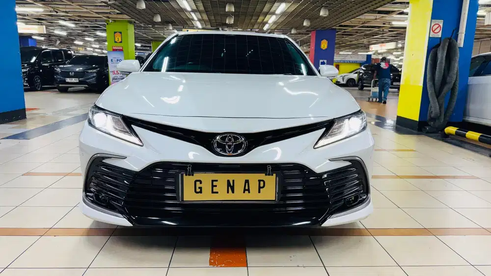 Camry V 2022 Putih Sunroof