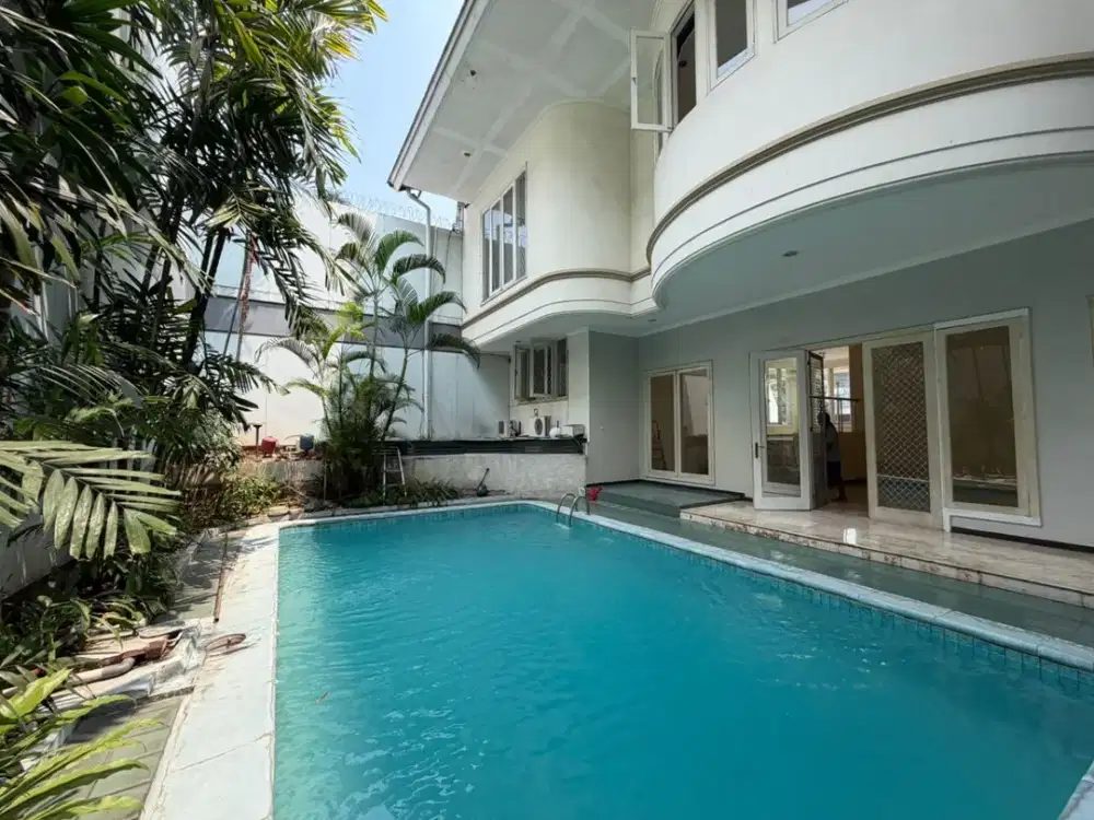 LXMMT 0202 Dijual/ For Sale Rumah Klasik Dengan Kolam Renang Di Area Pondok Indah Jakarta Selatan