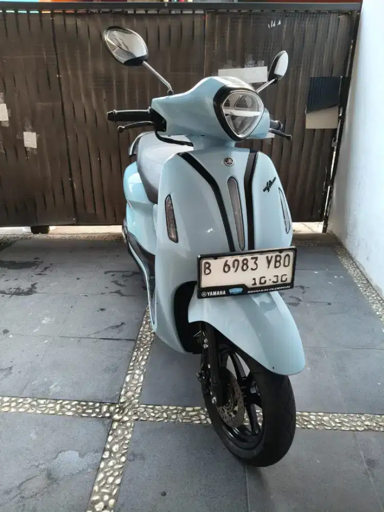 Yamaha Grand Filano Hybrid Neo Blue 2025