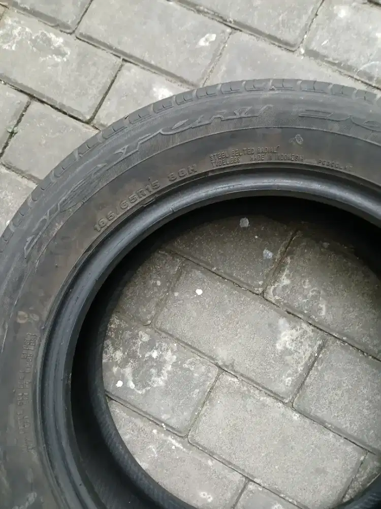 Jual ban bekas mobillo