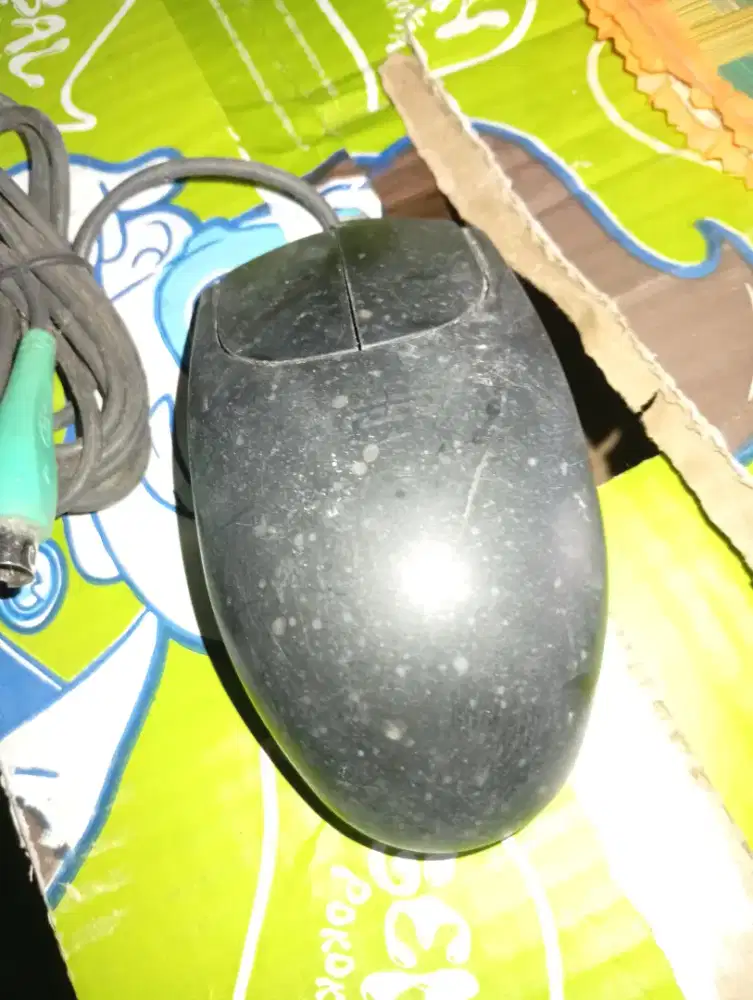 Mouse merek Asus black edition