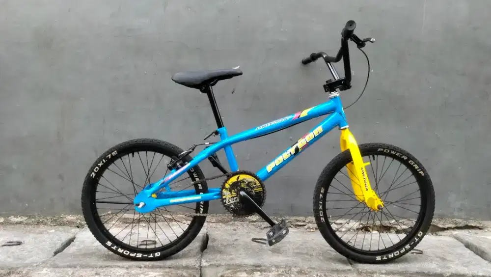 Sepeda bmx polygon repaint