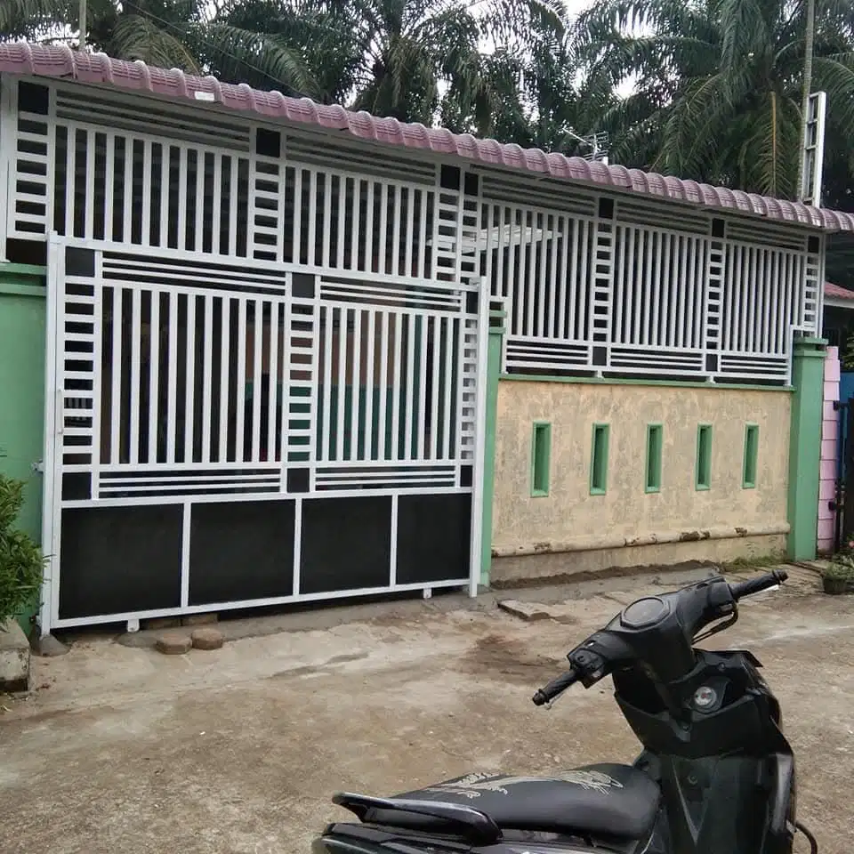 Pagar gerbang kerangkeng