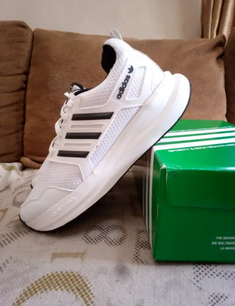 sepatu adidas for running size 43 BNIB