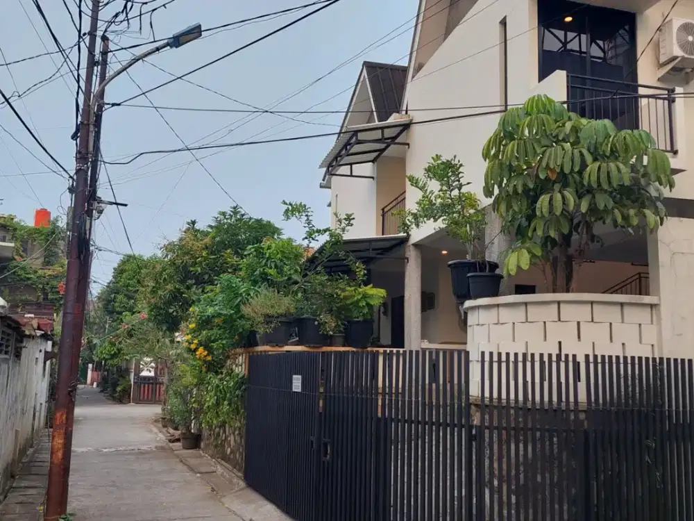 Dijual Rumah kos aktif produktif di Mampang Jakarta Selatan