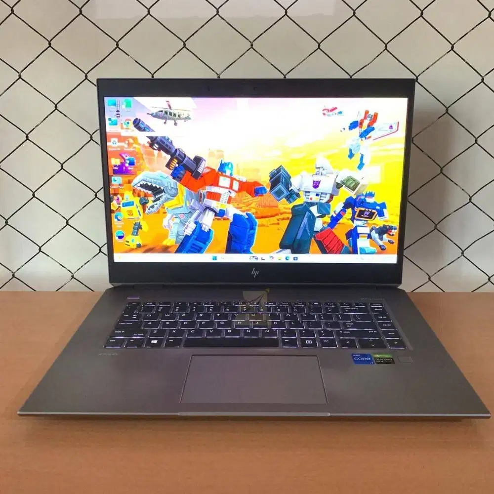 HP ZBook Studio G5 Mobile Workstation / i7-8850H / RAM 16GB / SSD 512G