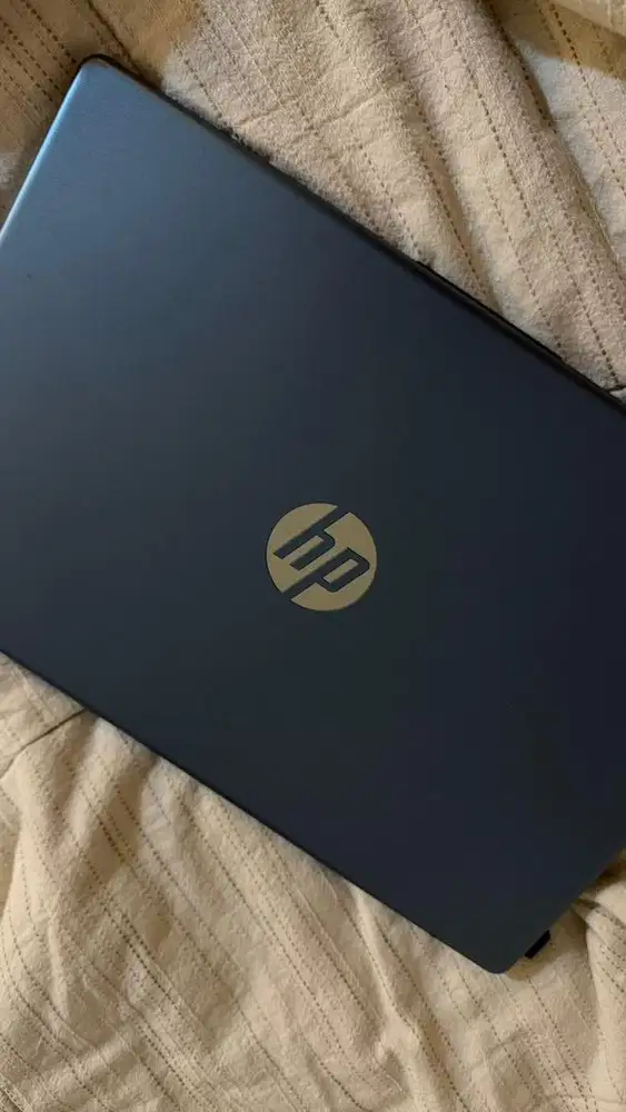 Laptop HP 14-ep0818TU