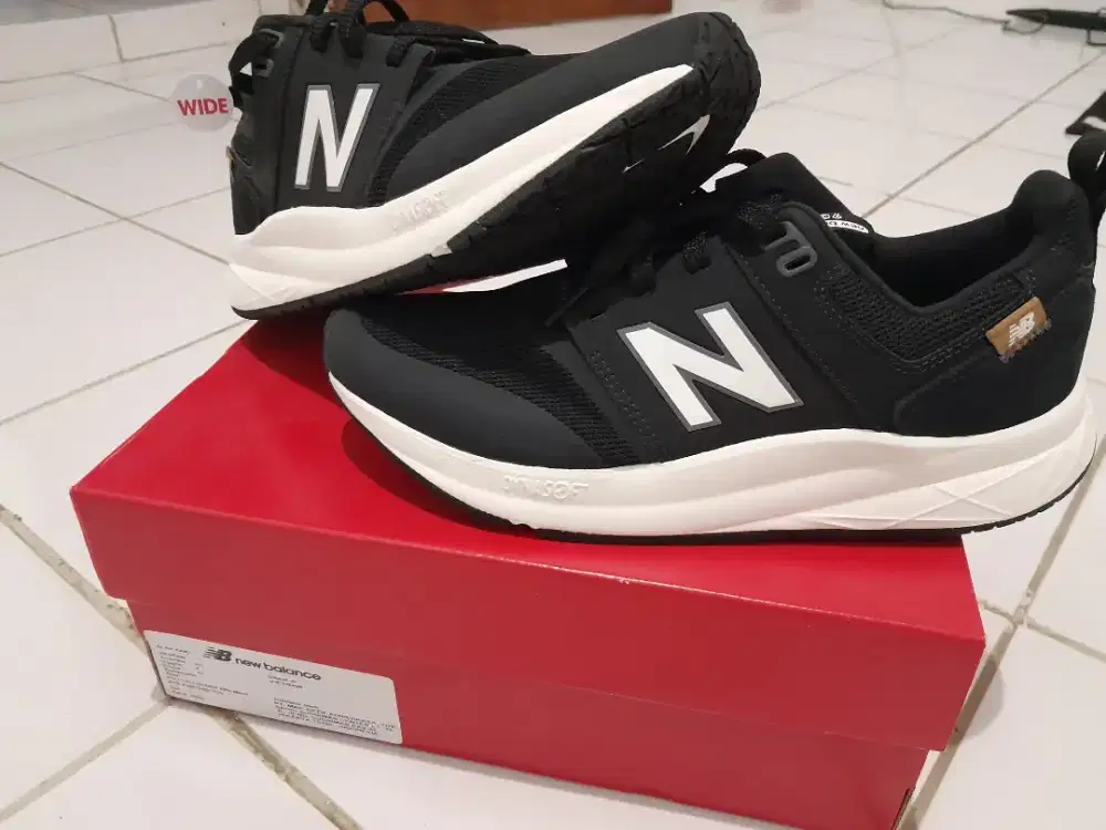 Sepatu NB 900 (New) size 43