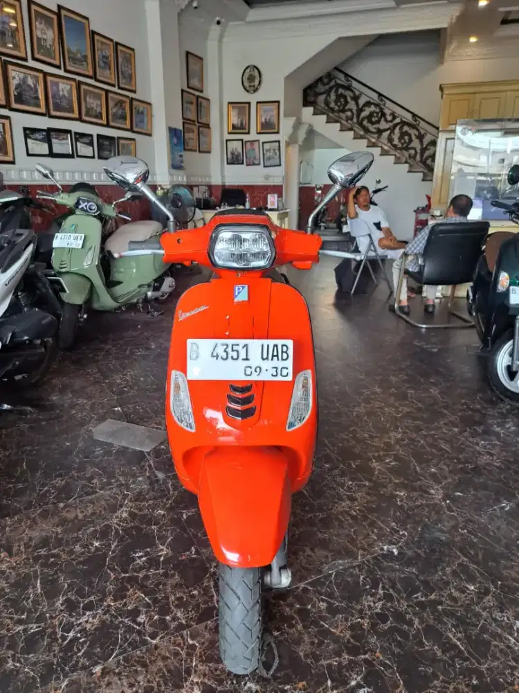 DP PROMO VESPA S125CC TH 2022 ORANYE ASLI BISA COD BAYAR DIRUMAH