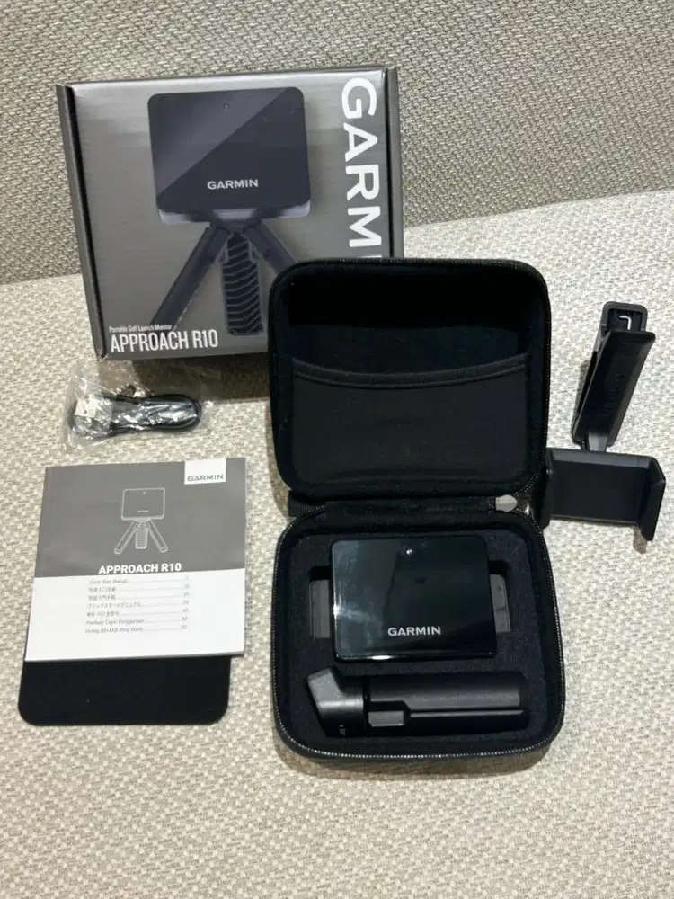 Garmin Approach R10 Golf Launch Monitor & Simulator - Mulus Fullset