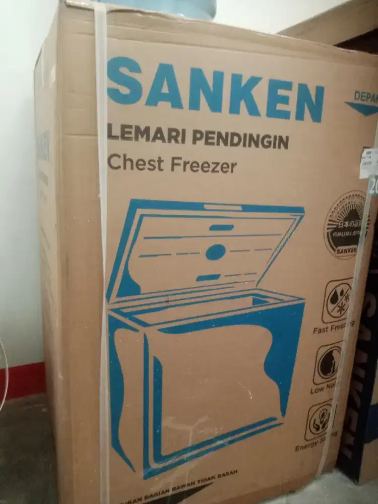 Freezer ukuran sedang