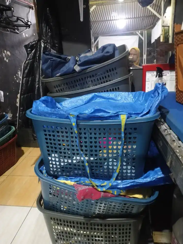 Di cari 1 orang wanita untuk bekerja di laundry packing dan cuci