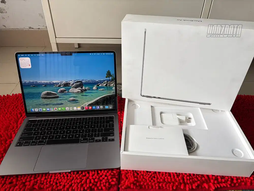 MACBOOK AIR 2024 IBOX, M3, SSD 256Gb, BH 100%