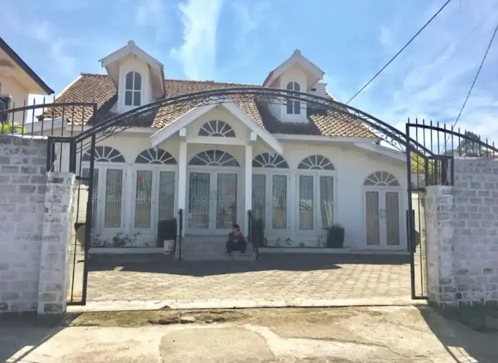 Disewakan villa murah dan strategis