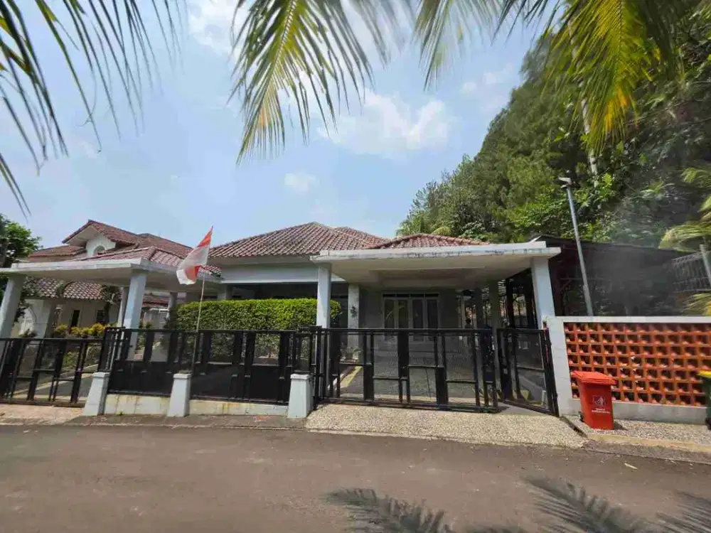 Dijual Rumah Bagus Satu lantai semi furnish di Sentul City.