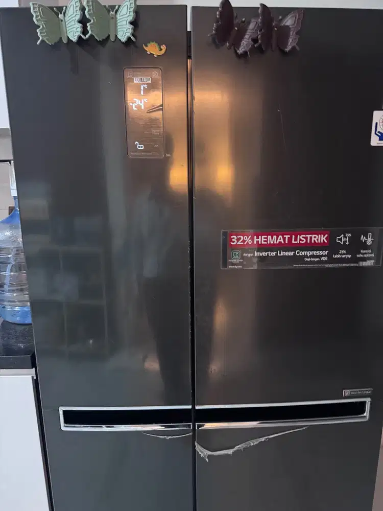 Kulkas LG dua pintu side by side