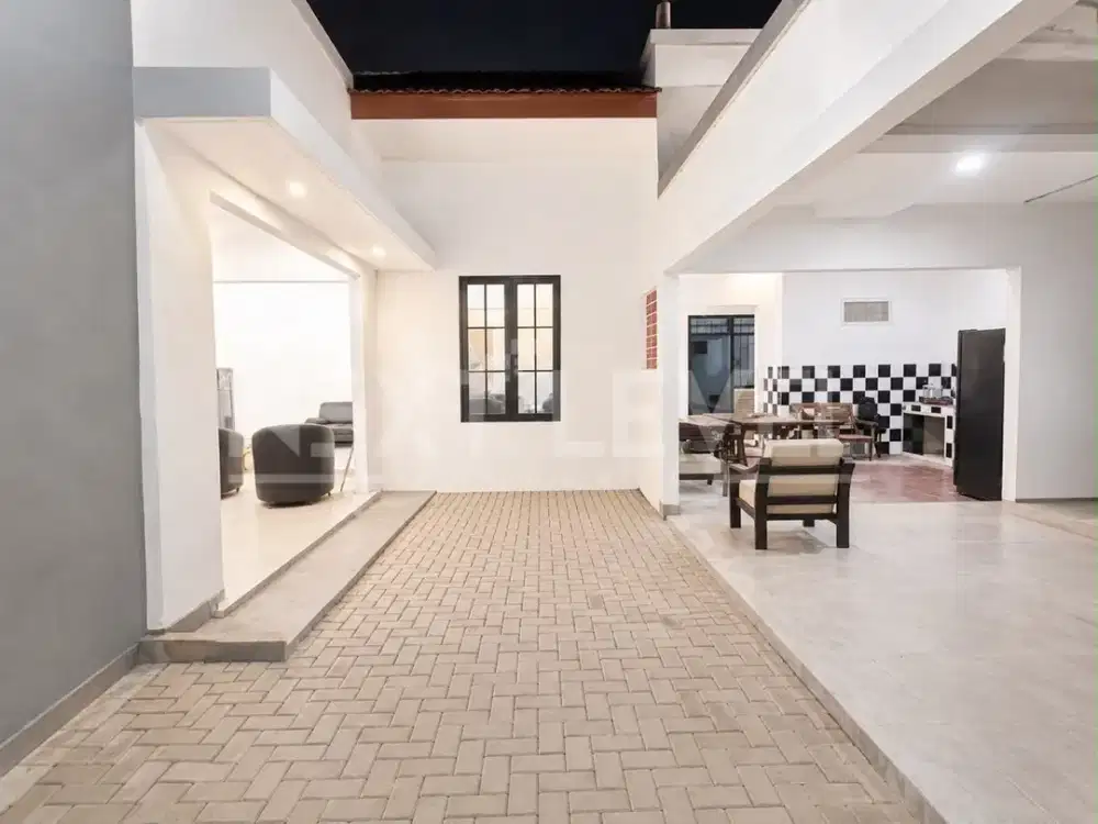 RUMAH STRATEGIS PANJI SUROSO – ARAYA  LT 243 M² • GARASI 3 MOBIL • JALAN UTAMA • Rp2,9 M
