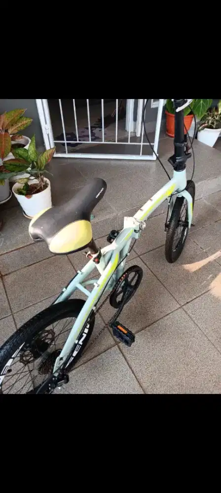 Sepeda lipat brand Genio