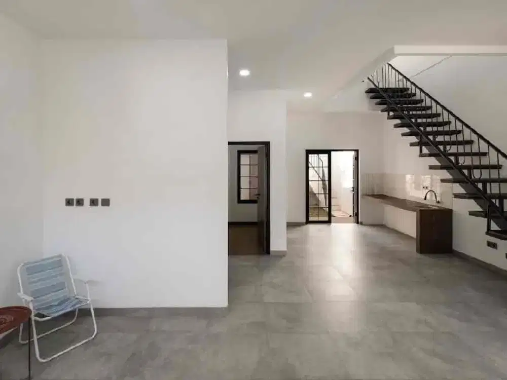 dijual rumah Baru modern tropis 2 lantai di Antapani bandung