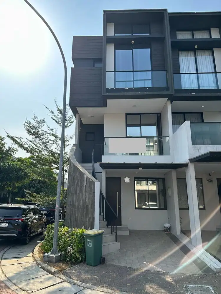 Sewa Rumah 3 Lantai Golf Island PIK (Pantai Indah Kapuk) - Harmony
