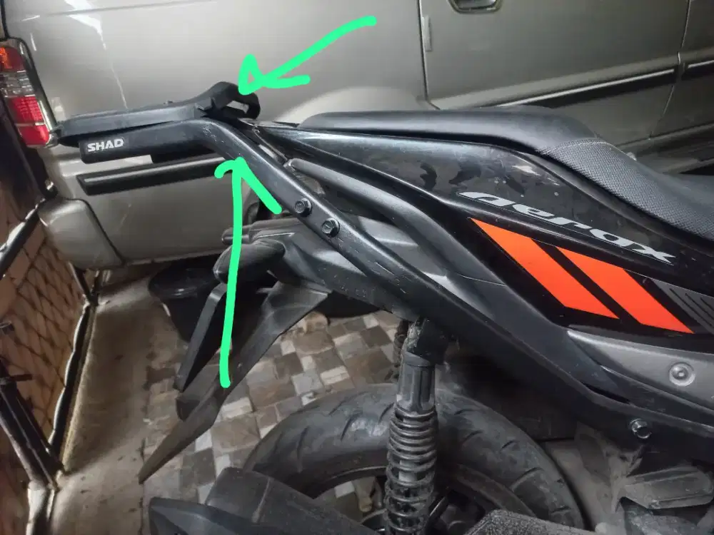 Dijual satu set shad bekas motor aerox