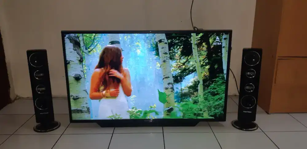 Tv Led 43 polytron, speaker & remot, analog, dijual tanpa stb, segel