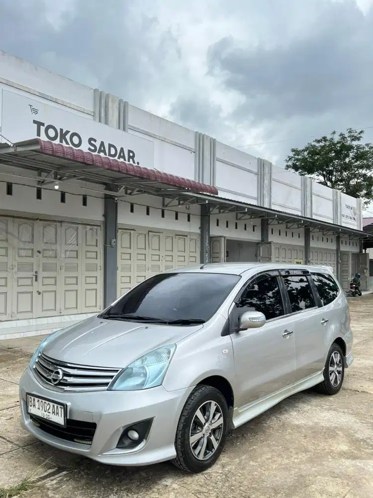 Grand livina HWS matic 1.5 tahun 2013 pajak hidup mulus