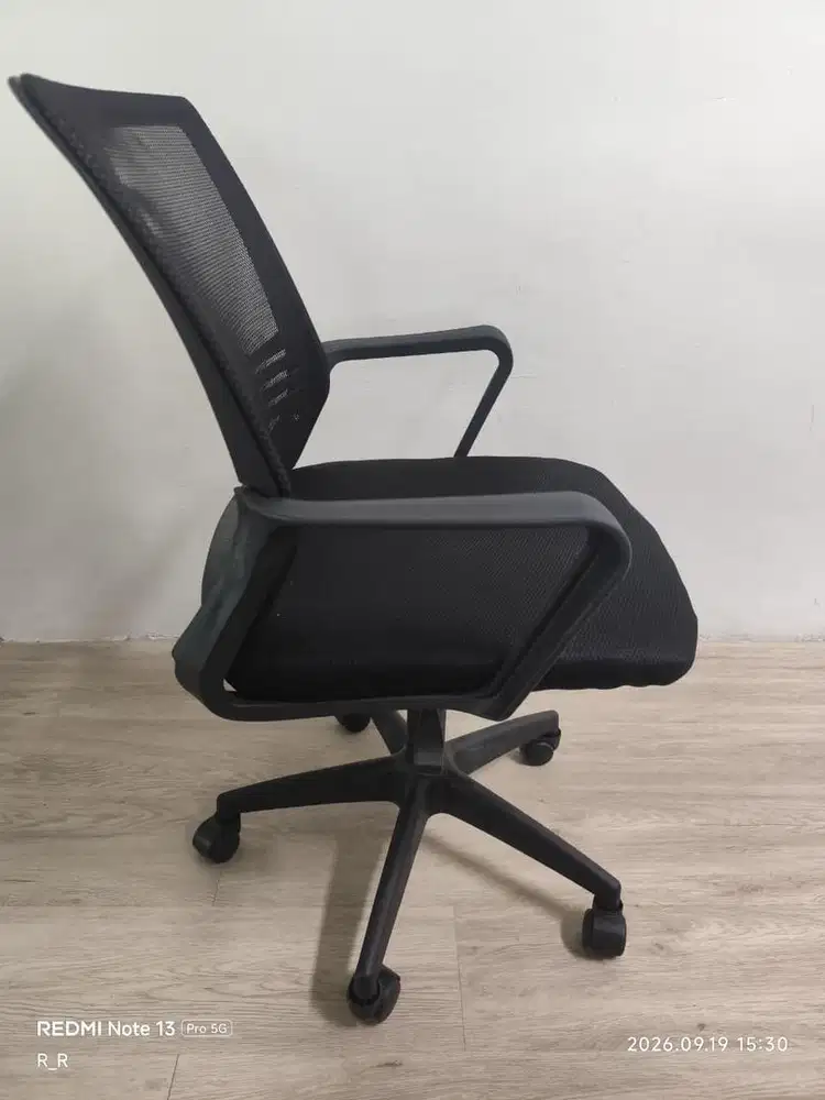 Kursi kerja kantor stok 75 pcs