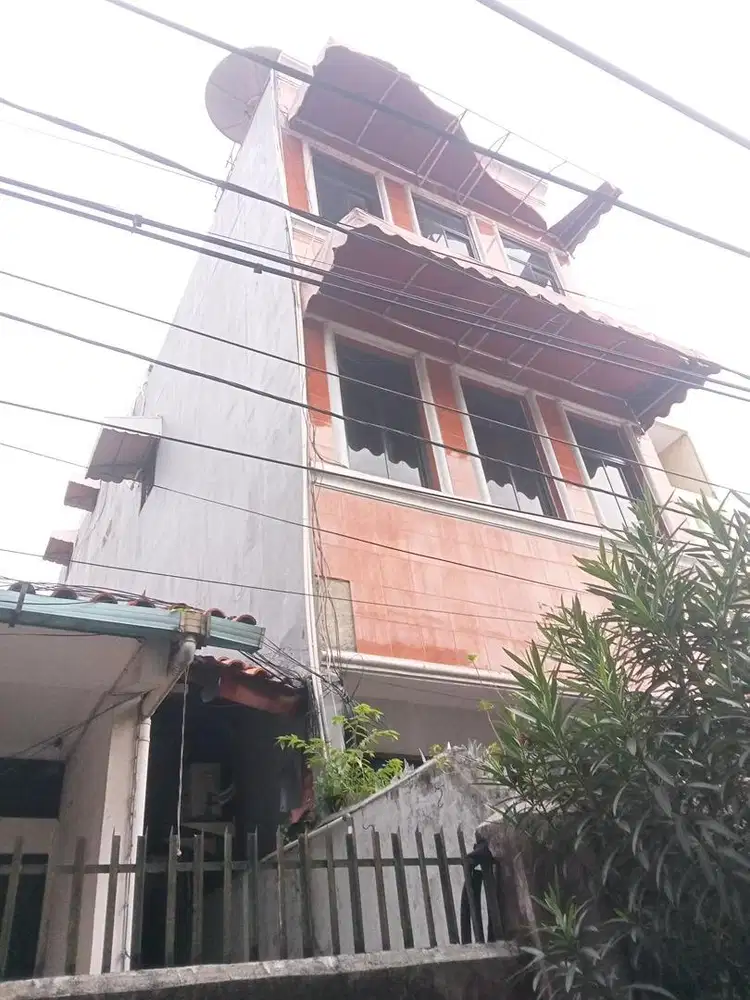 BU Rumah/Ruko Taman Sari Jakbar 89m² SHM – Harga Jauh Dibawah NJOP