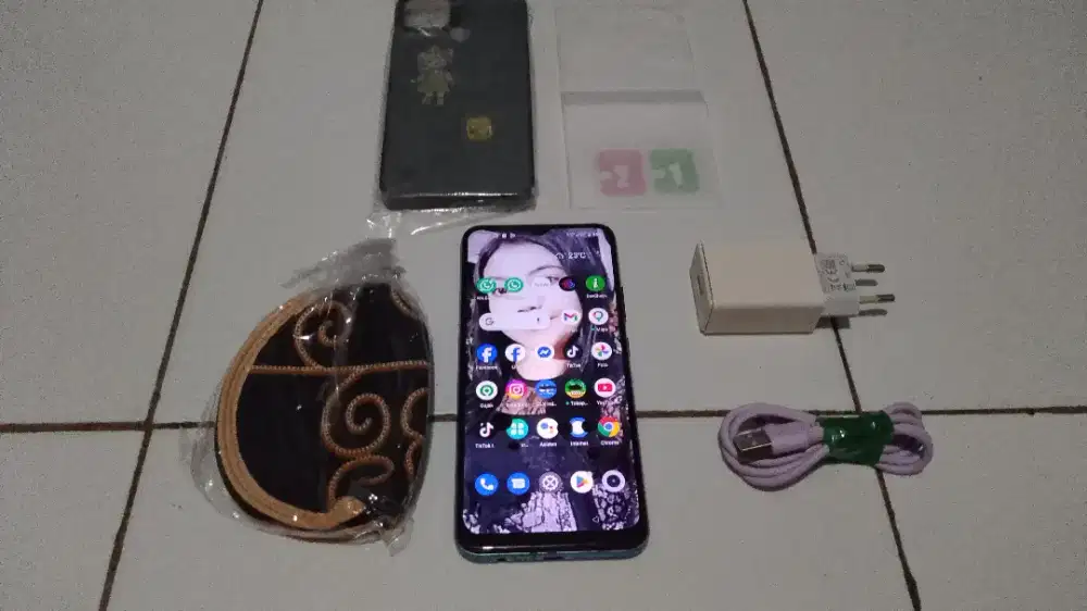 Realme C21Y (2022)
Ram 3gb Rom 32gb
Blue Ocean Edition