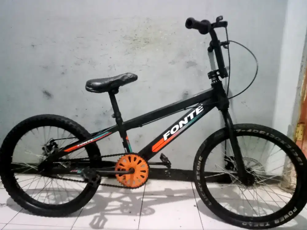 Dijual sepeda BMX merk FONTE ring 20 kondisi masih bagus keker normal