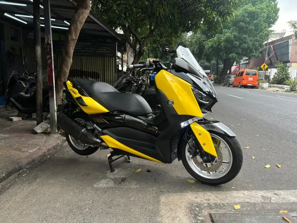 Yamaha XMAX 250