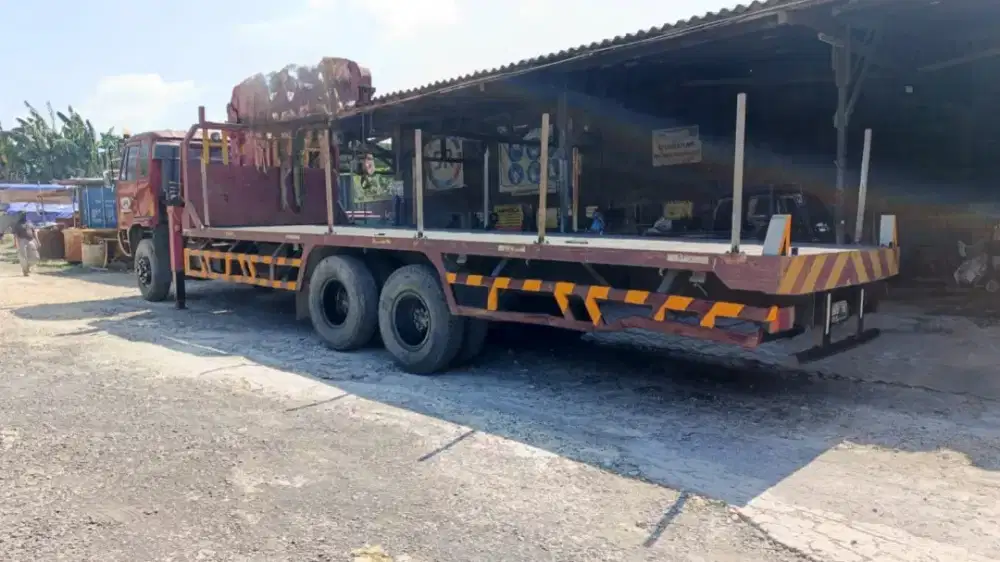 Nissan Cwa260 tronton Ex crane dobel gardan