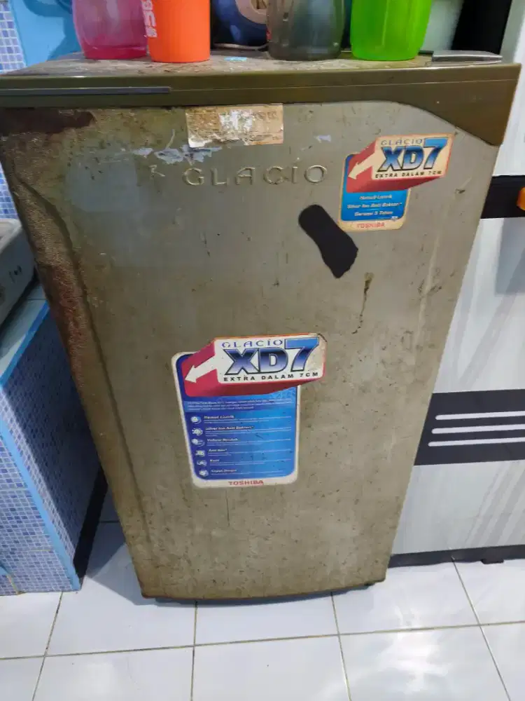 Kulkas 1 pintu Toshiba
