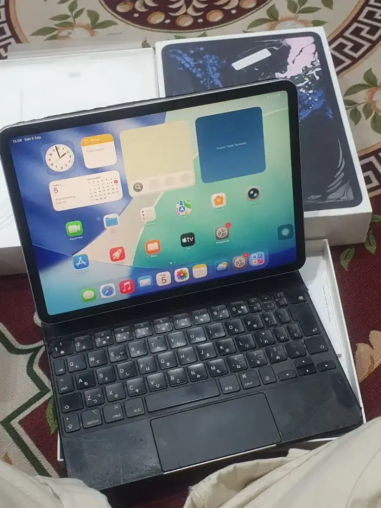 Ipad Pro + Keyboard 11 inch Wifi Cell iBox Resmi