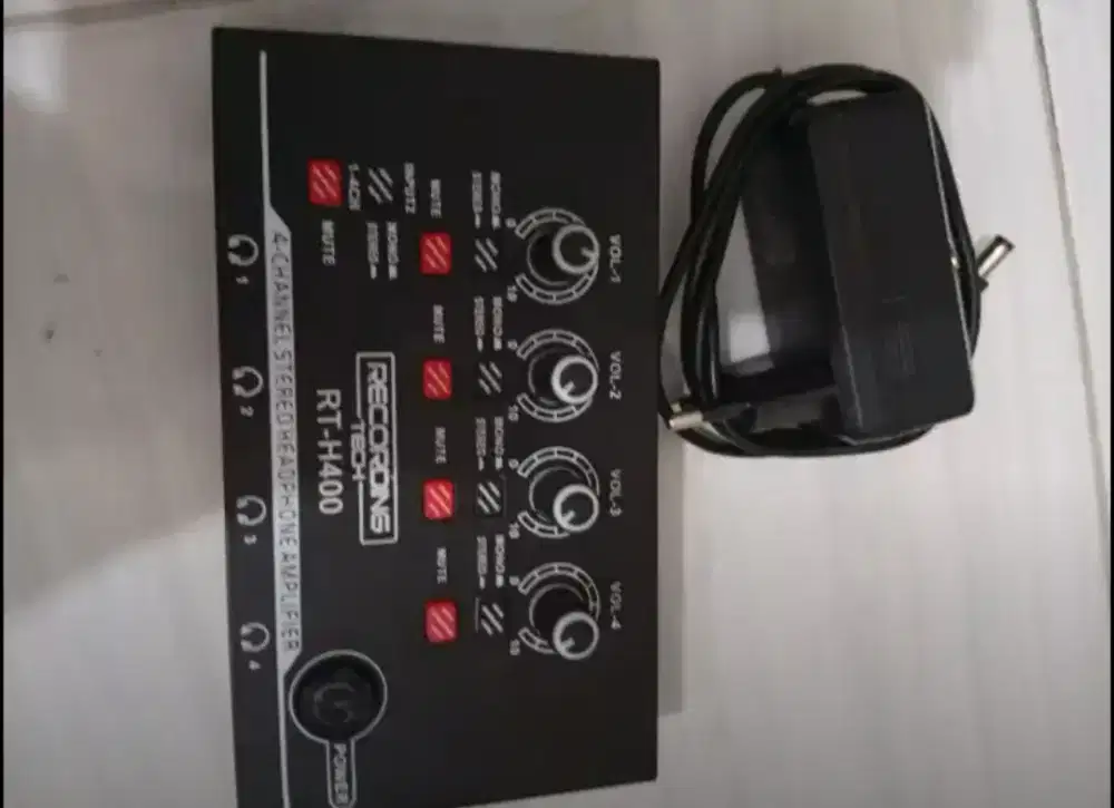 RECORDING TECH HEADSET OENYAMBUNG CONVERTER BISA EMPAT HEADSET LINKS