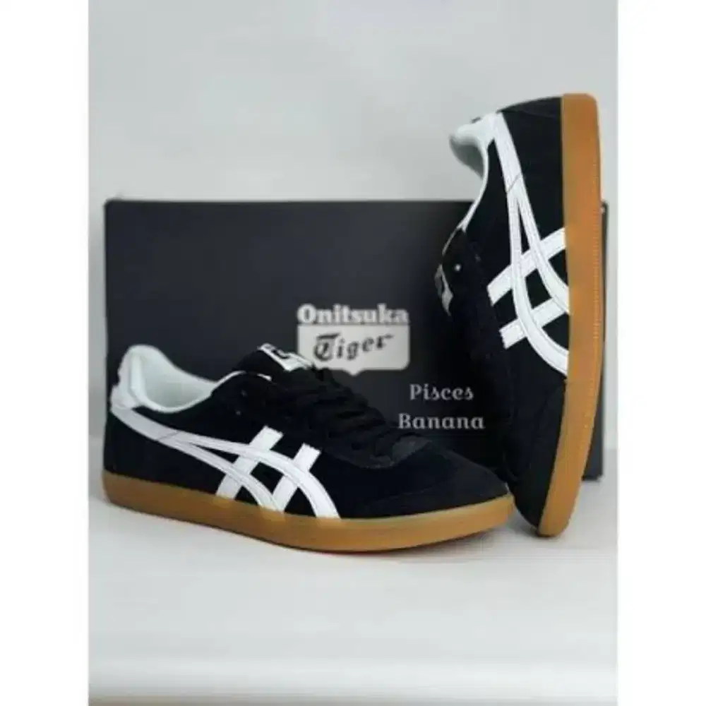 Onitsuka Tokuten black