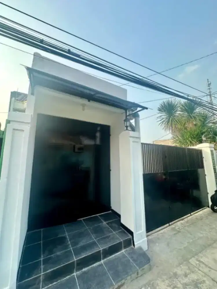 Disewakan Kios di Pinggir Jalan Raya Kayu Manis Bagus & Baru Renovasi