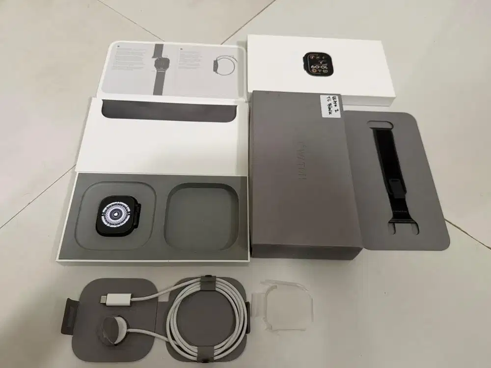 Apple watch ultra 2 (gps+celluler) 49mm black garansi 2027 likenew