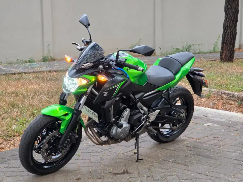Moge Naked Kawasaki Z650 Th 2017 Like New Antik Siap Gas Turing ER6