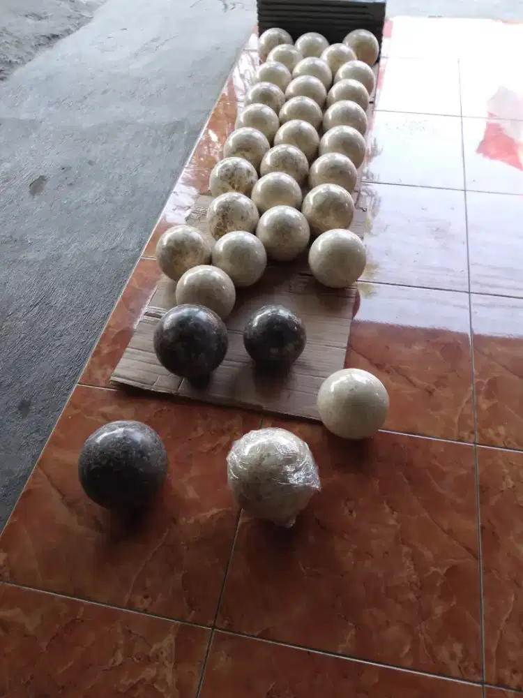 Kerajinan bola batu marmer hitam, putih