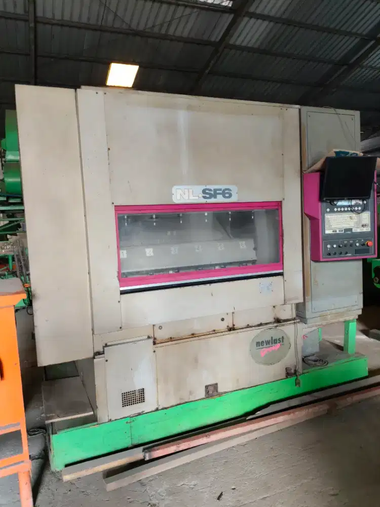Mesin Cetakan Sepatu CNC Newlast NL SF6+Newlast NL DGT (Import Italia)