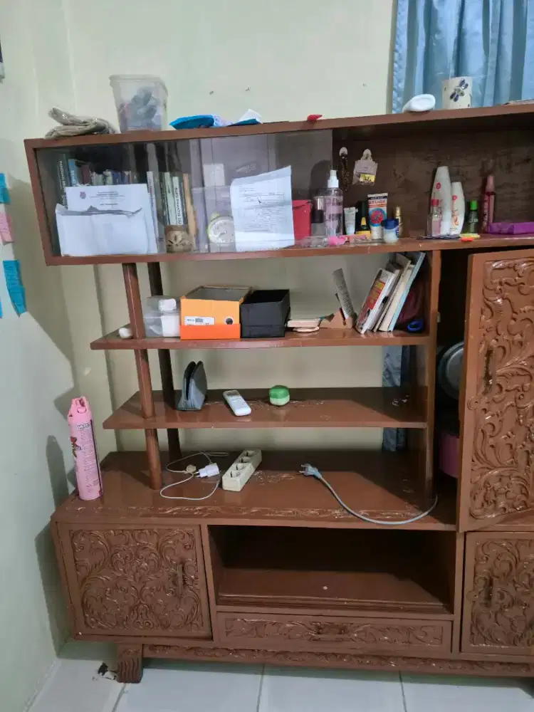 PERABOTAN JUAL BORONGAN Bufet 1, Lemari pakaian 2, Sofa
