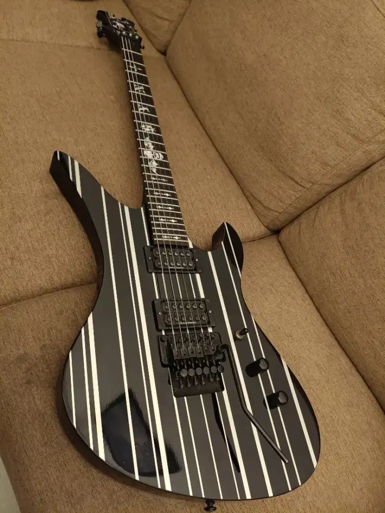 Jual gitar schecter synyster gates standard