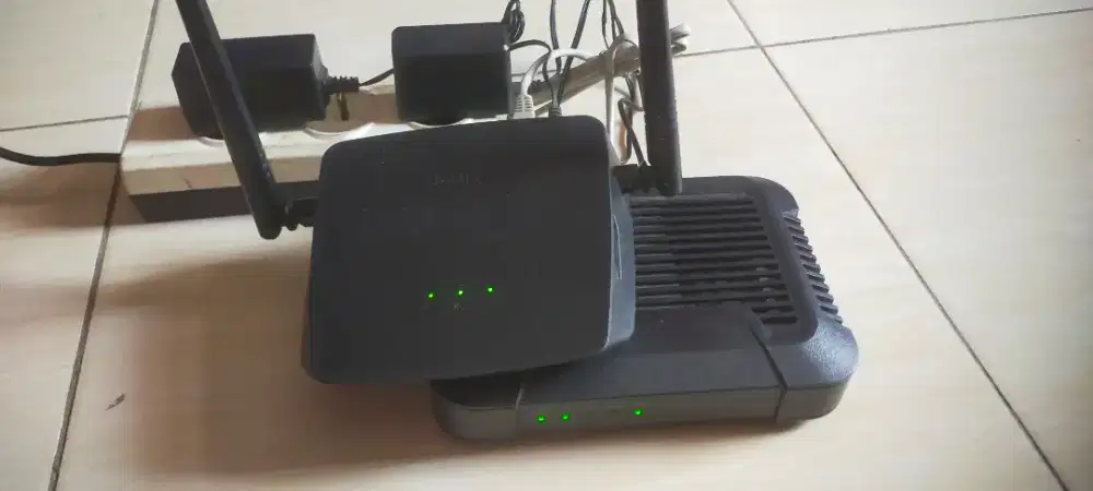 Router WiFi D-Link+ Modem WiFi.* (bekas).